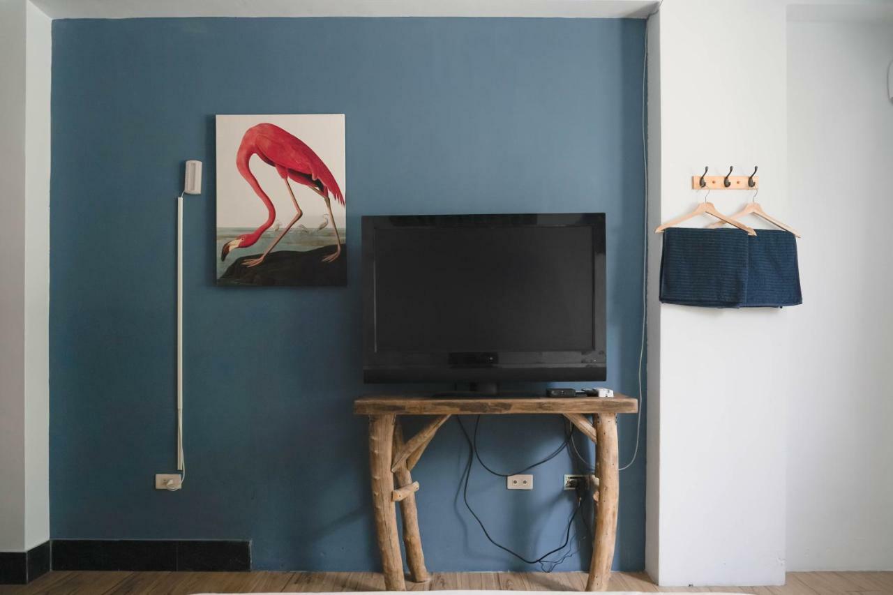 Dulan The Travel Bug Bistro Inn Donghe Zewnętrze zdjęcie