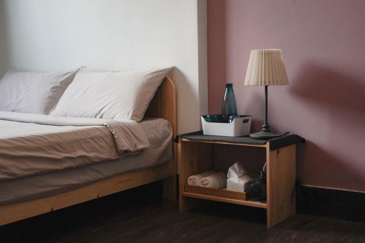 Dulan The Travel Bug Bistro Inn Donghe Zewnętrze zdjęcie