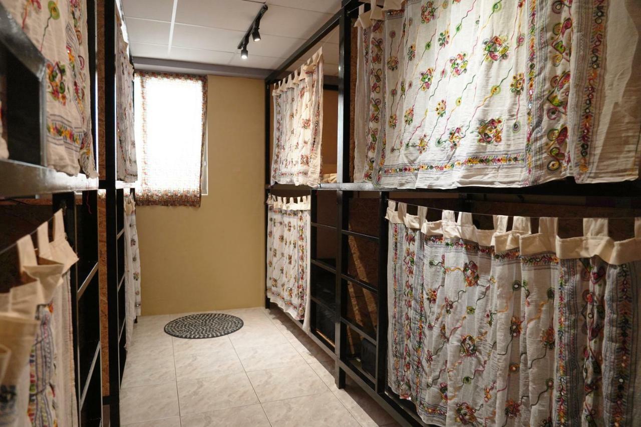 Dulan The Travel Bug Bistro Inn Donghe Zewnętrze zdjęcie