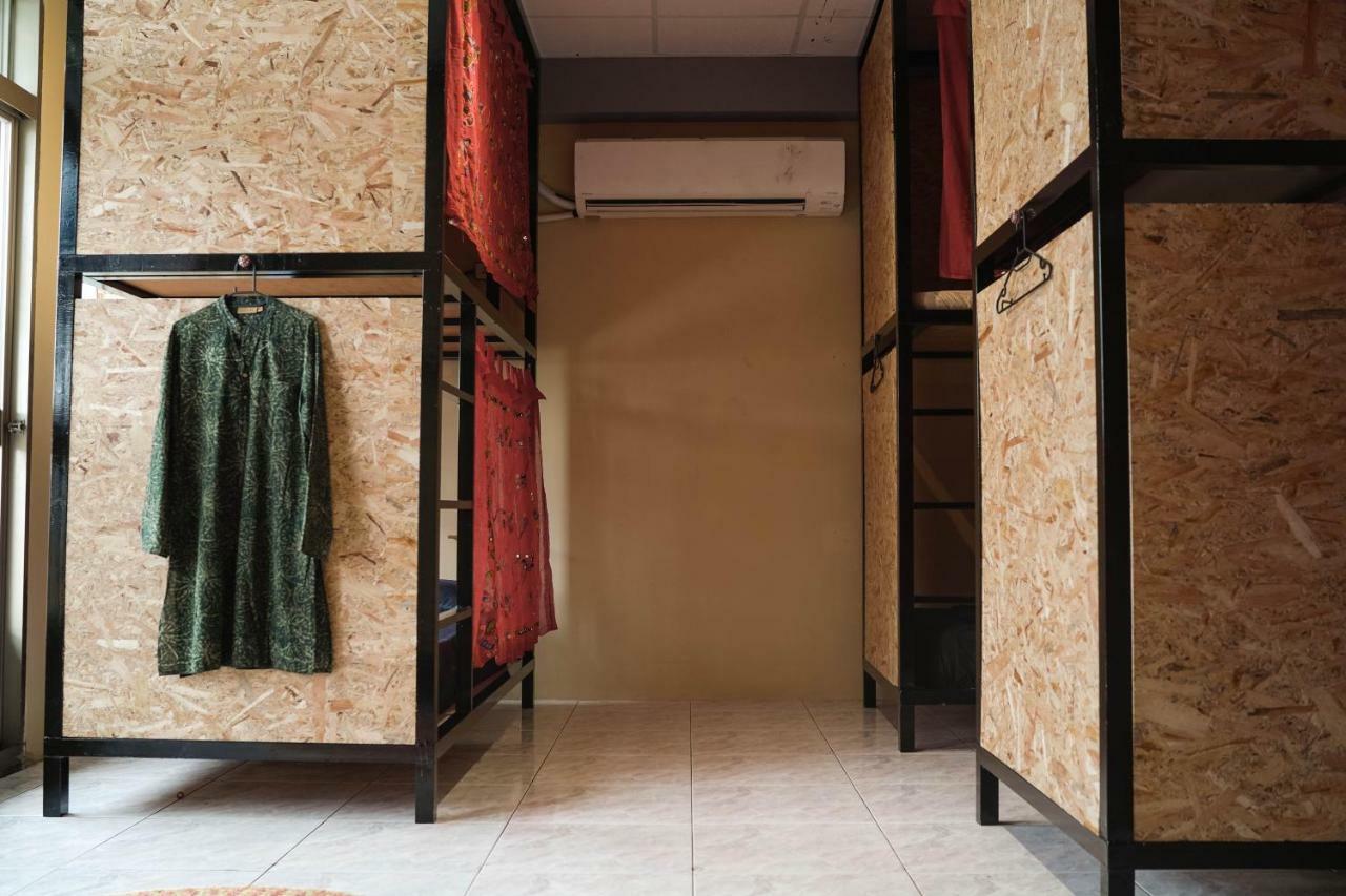 Dulan The Travel Bug Bistro Inn Donghe Zewnętrze zdjęcie